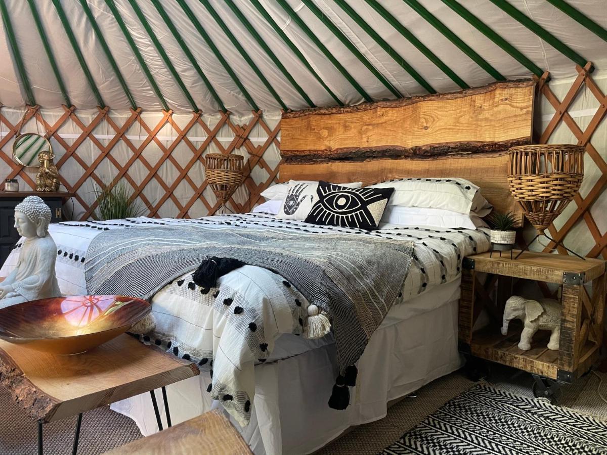 O Dan Y Coed Luxury Yurt With Hot Tub Hotel Chwilog Buitenkant foto