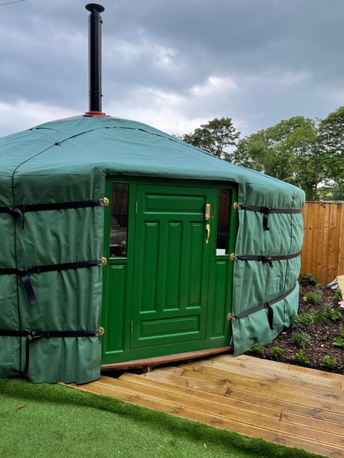 O Dan Y Coed Luxury Yurt With Hot Tub Hotel Chwilog Buitenkant foto