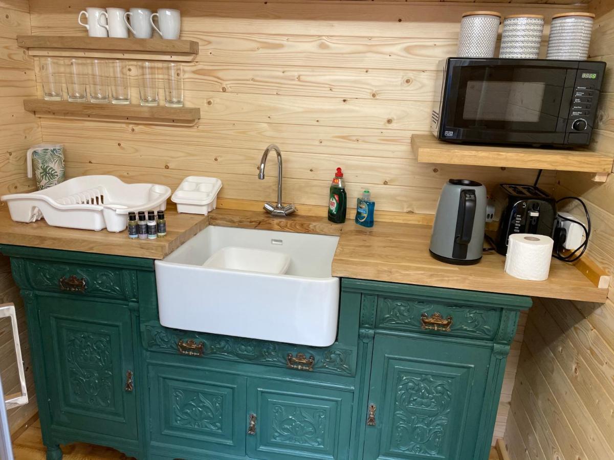 O Dan Y Coed Luxury Yurt With Hot Tub Hotel Chwilog Buitenkant foto