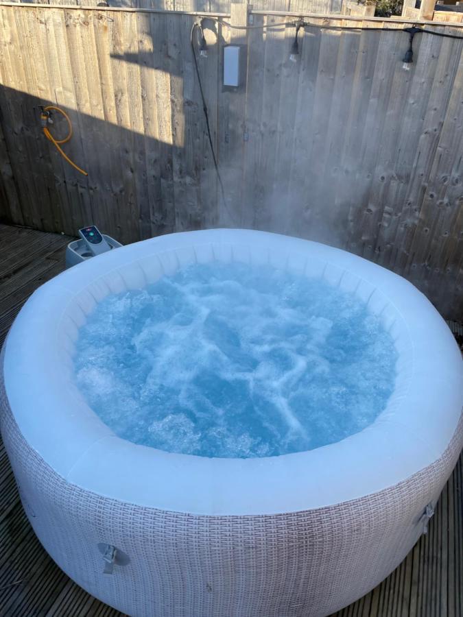 O Dan Y Coed Luxury Yurt With Hot Tub Hotel Chwilog Buitenkant foto